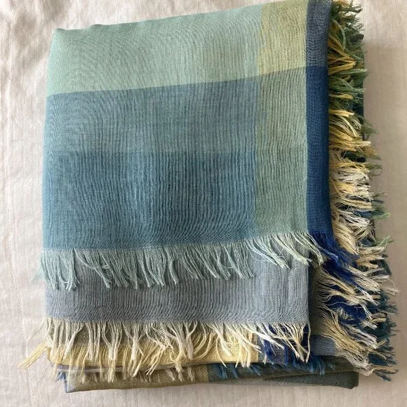 Burberry Check Scarf/Shawl - Picture 2 of 5